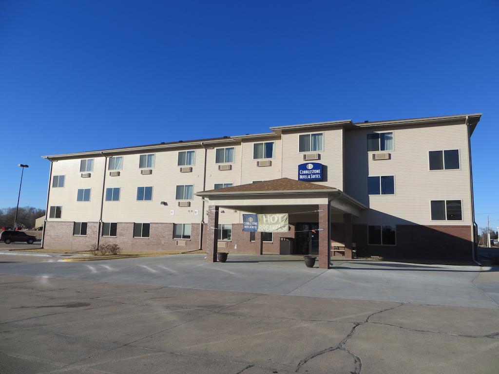 The Edgewood Hotel And Suites Fairbury Zewnętrze zdjęcie