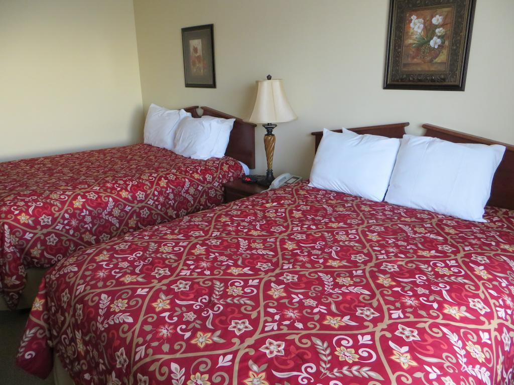 The Edgewood Hotel And Suites Fairbury Pokój zdjęcie