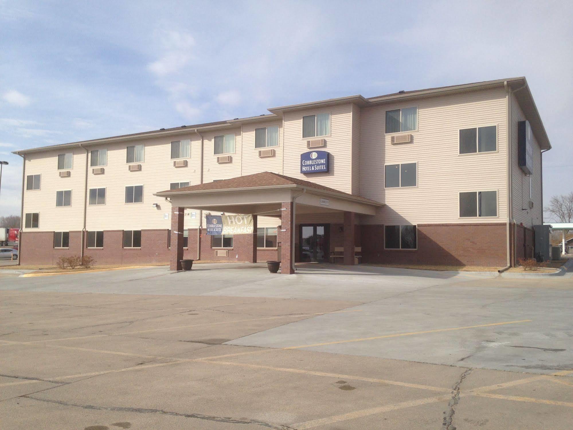 The Edgewood Hotel And Suites Fairbury Zewnętrze zdjęcie