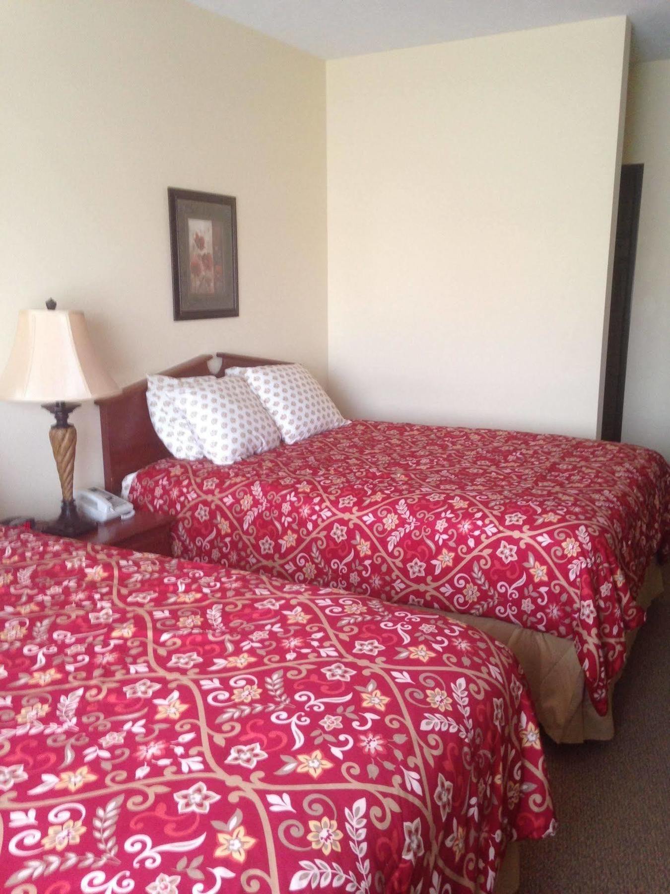 The Edgewood Hotel And Suites Fairbury Zewnętrze zdjęcie