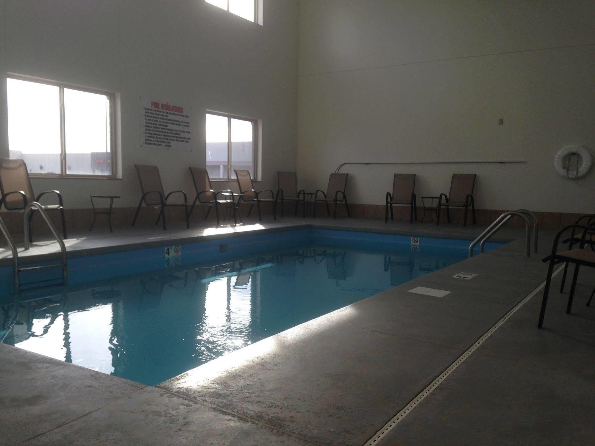 The Edgewood Hotel And Suites Fairbury Zewnętrze zdjęcie